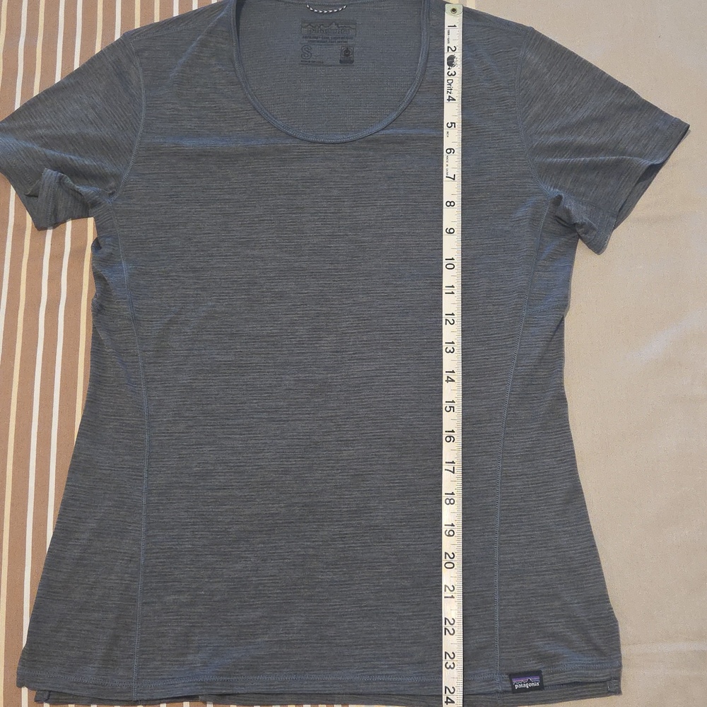 Patagonia Capilene Cool Lightweight Women's Tee in Heather Gray - Picture 6 of 9